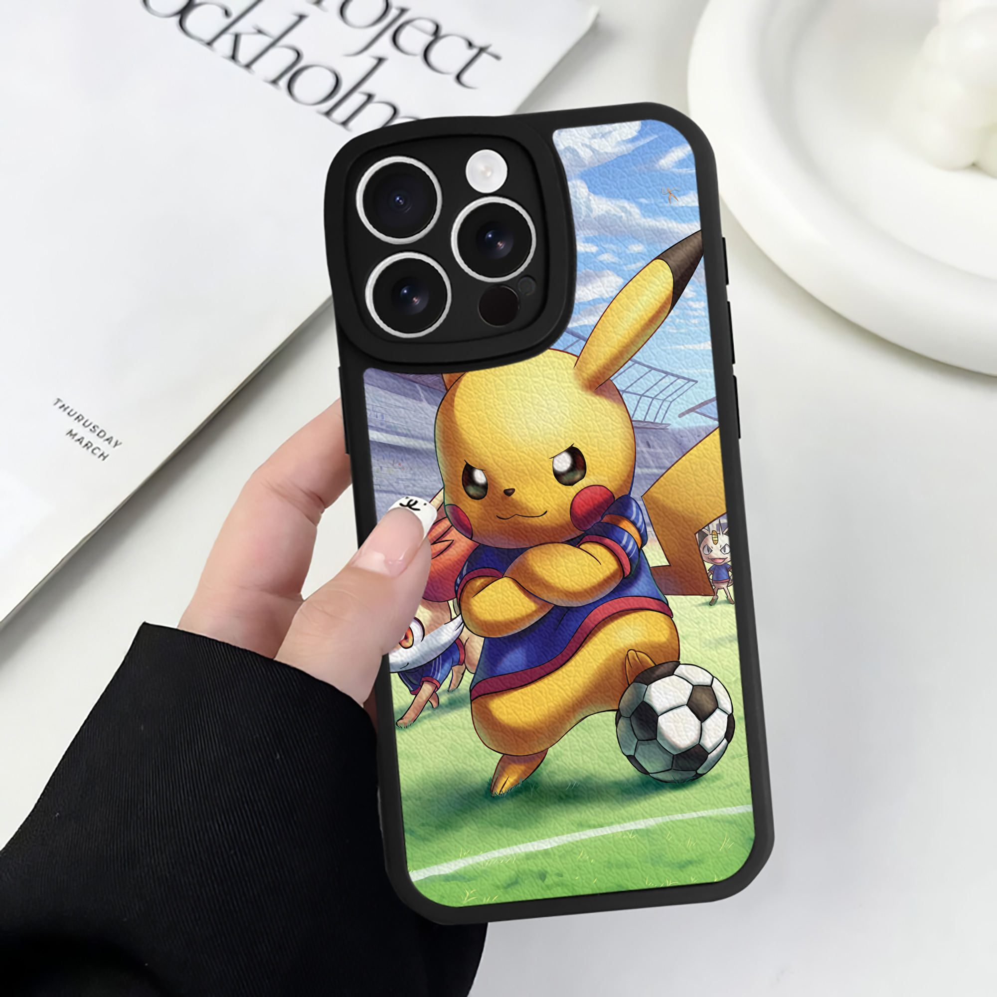 （画像用） ポケットモンスター Pokémon 【iPhone 16シリーズ対応】シリコンスマホケース（レザー調） 材質：シリコン